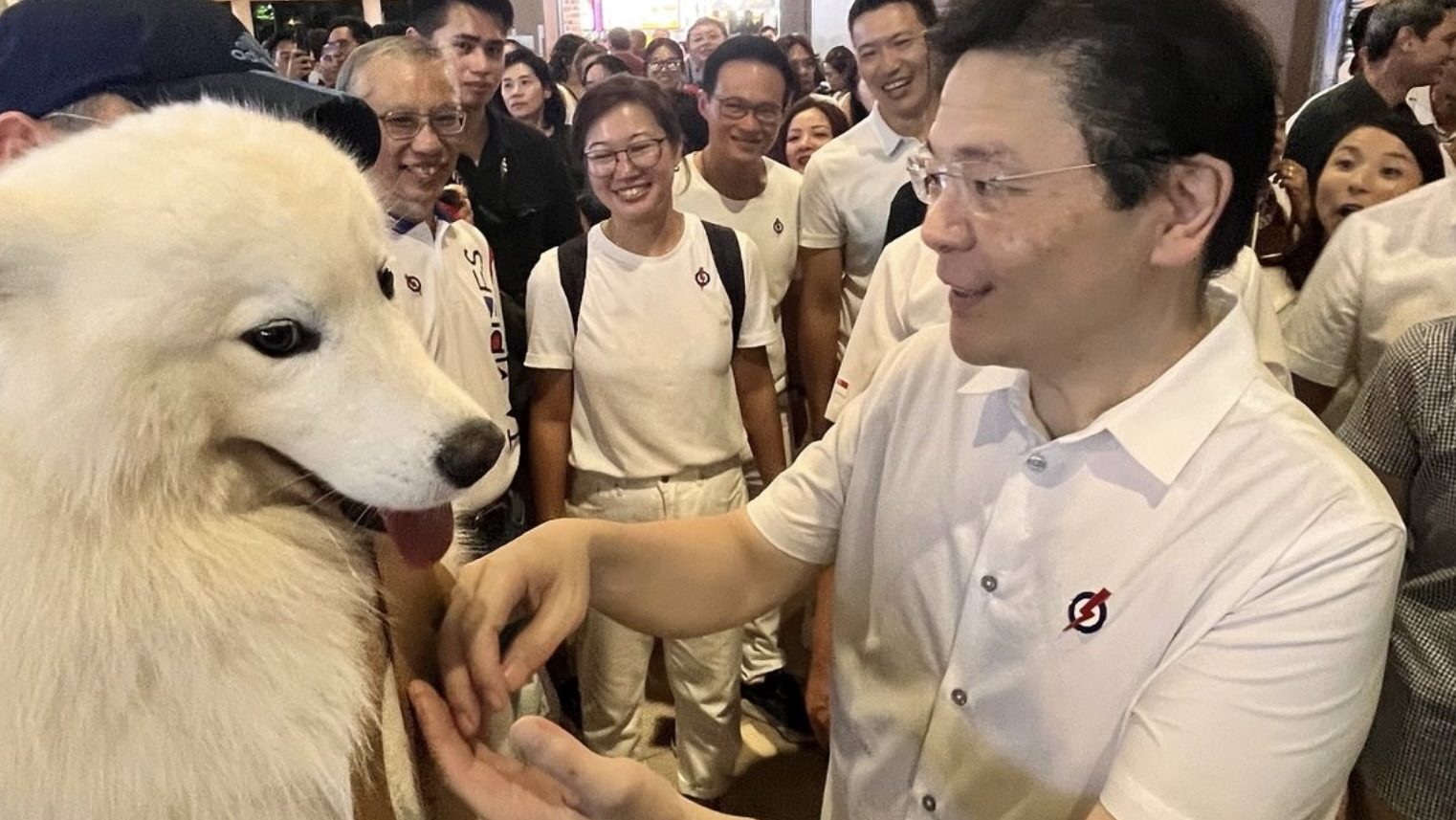 洋楽 Rup Dog Singapore dog 'running for Paw-liament' meets PM Lawrence Wong